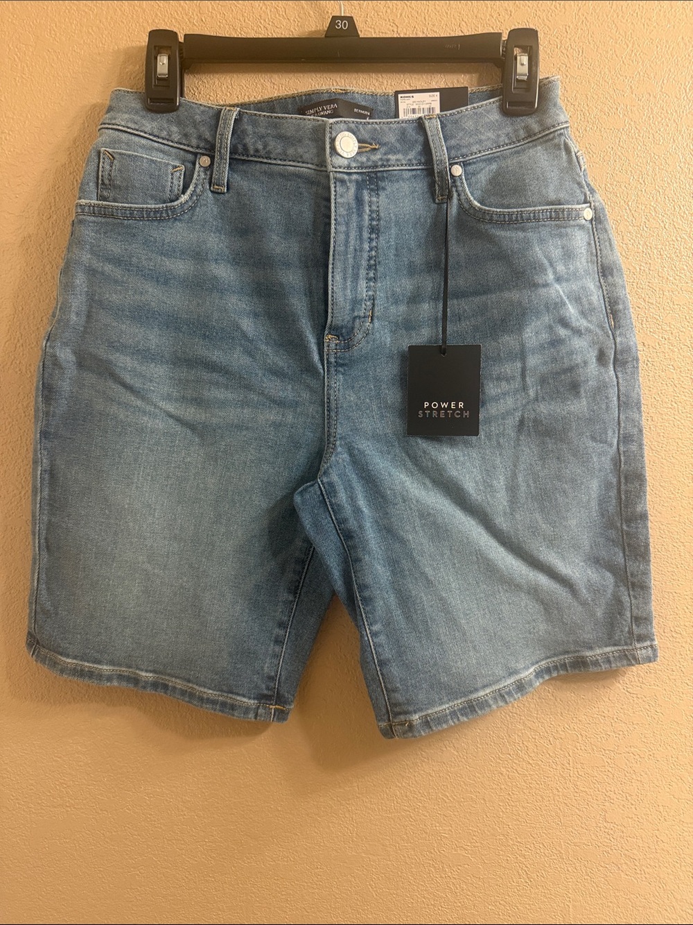 Simply Vera Vera Wang  Women’s Light Blue Denim Bermuda Shorts Size 4